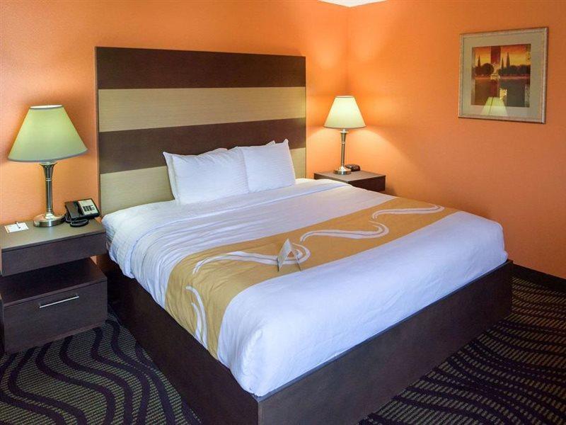 Quality Suites Memphis/ Wolfchase Galleria Eksteriør billede