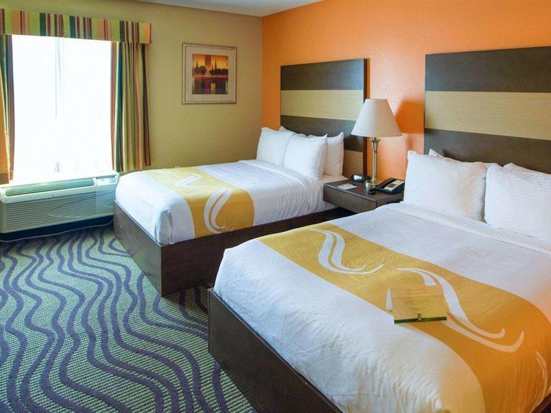 Quality Suites Memphis/ Wolfchase Galleria Eksteriør billede