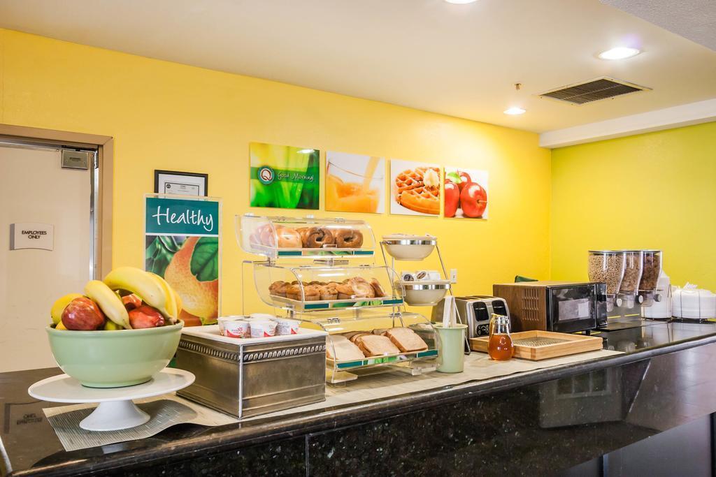 Quality Suites Memphis/ Wolfchase Galleria Eksteriør billede