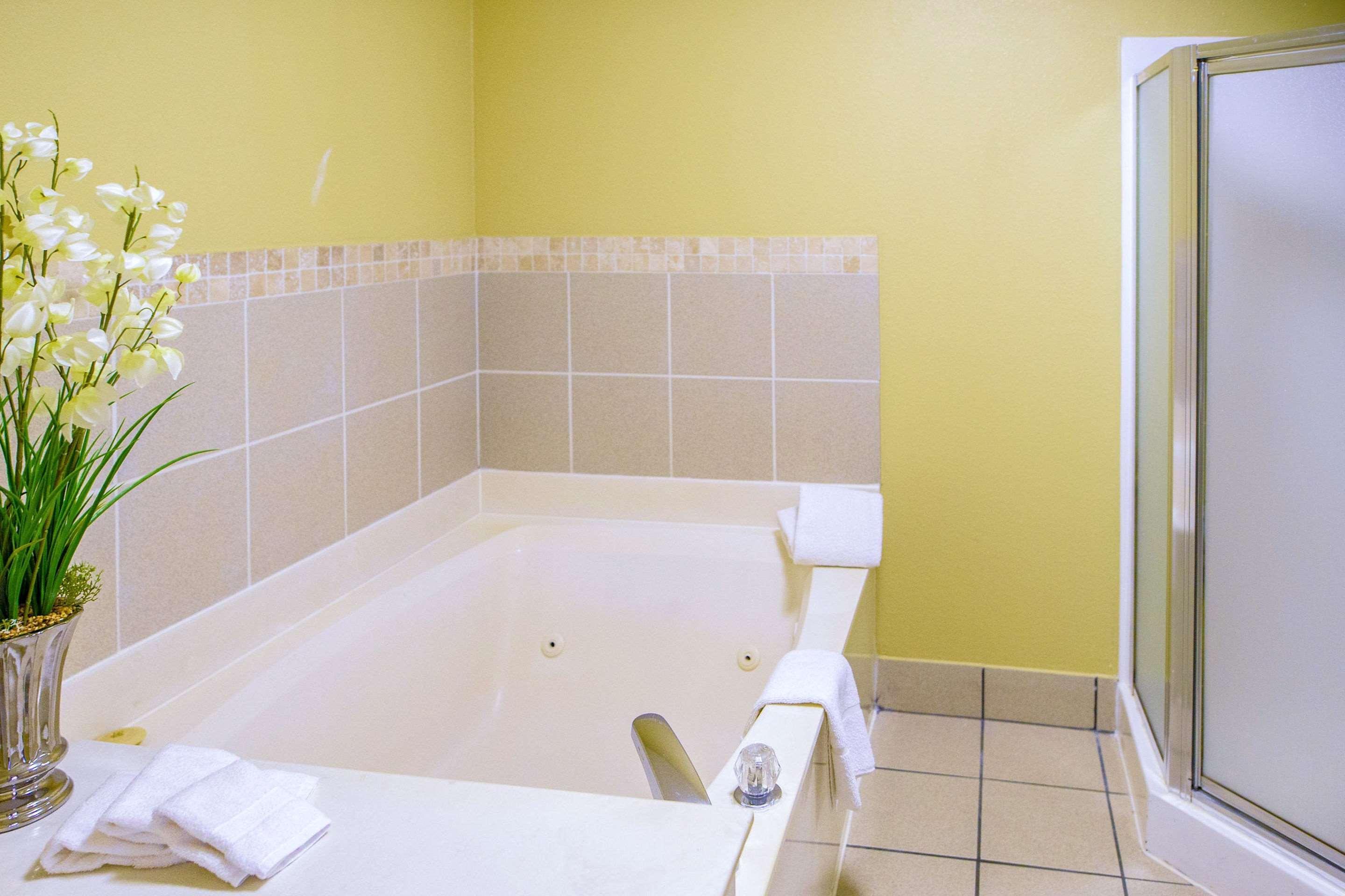 Quality Suites Memphis/ Wolfchase Galleria Eksteriør billede