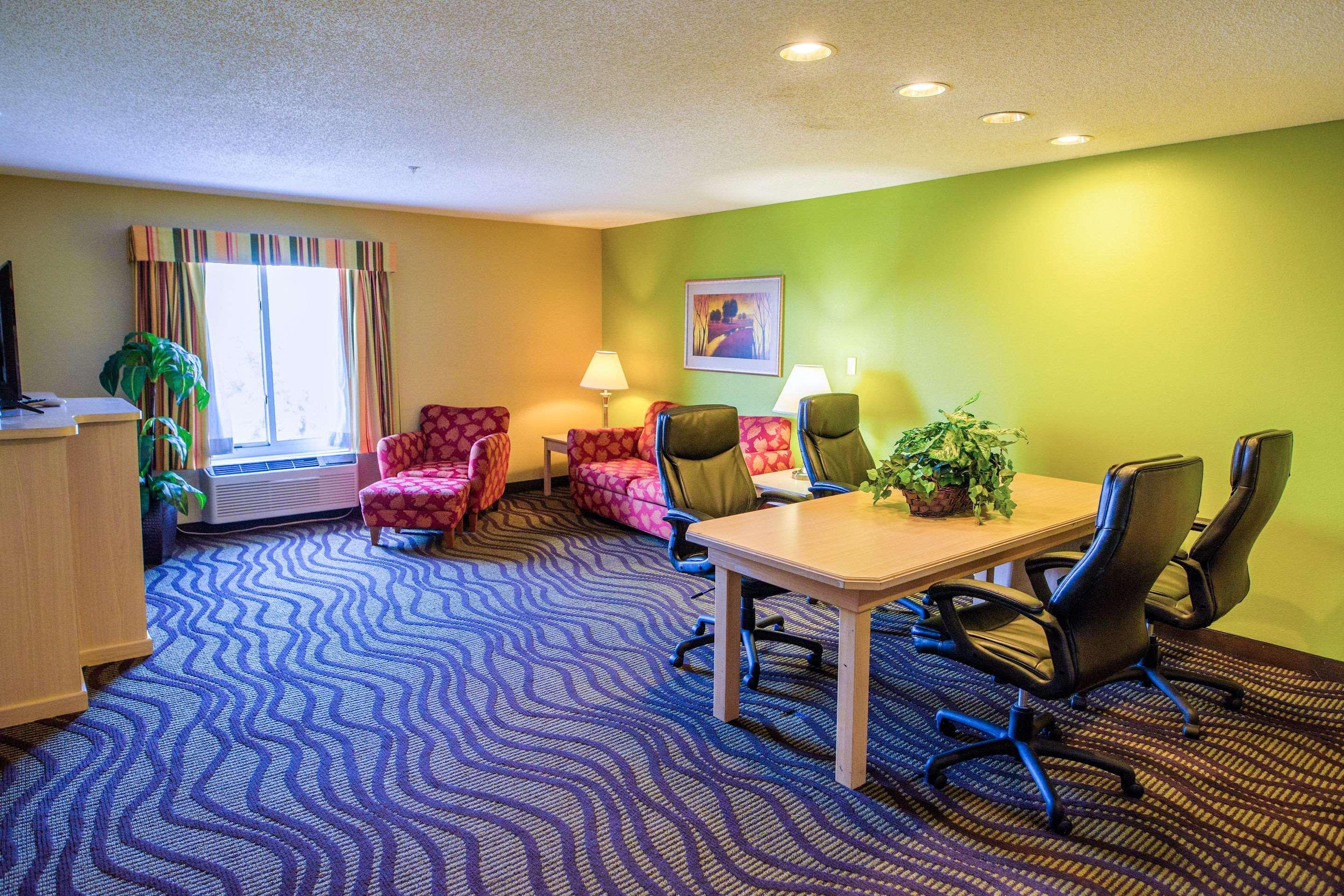 Quality Suites Memphis/ Wolfchase Galleria Eksteriør billede