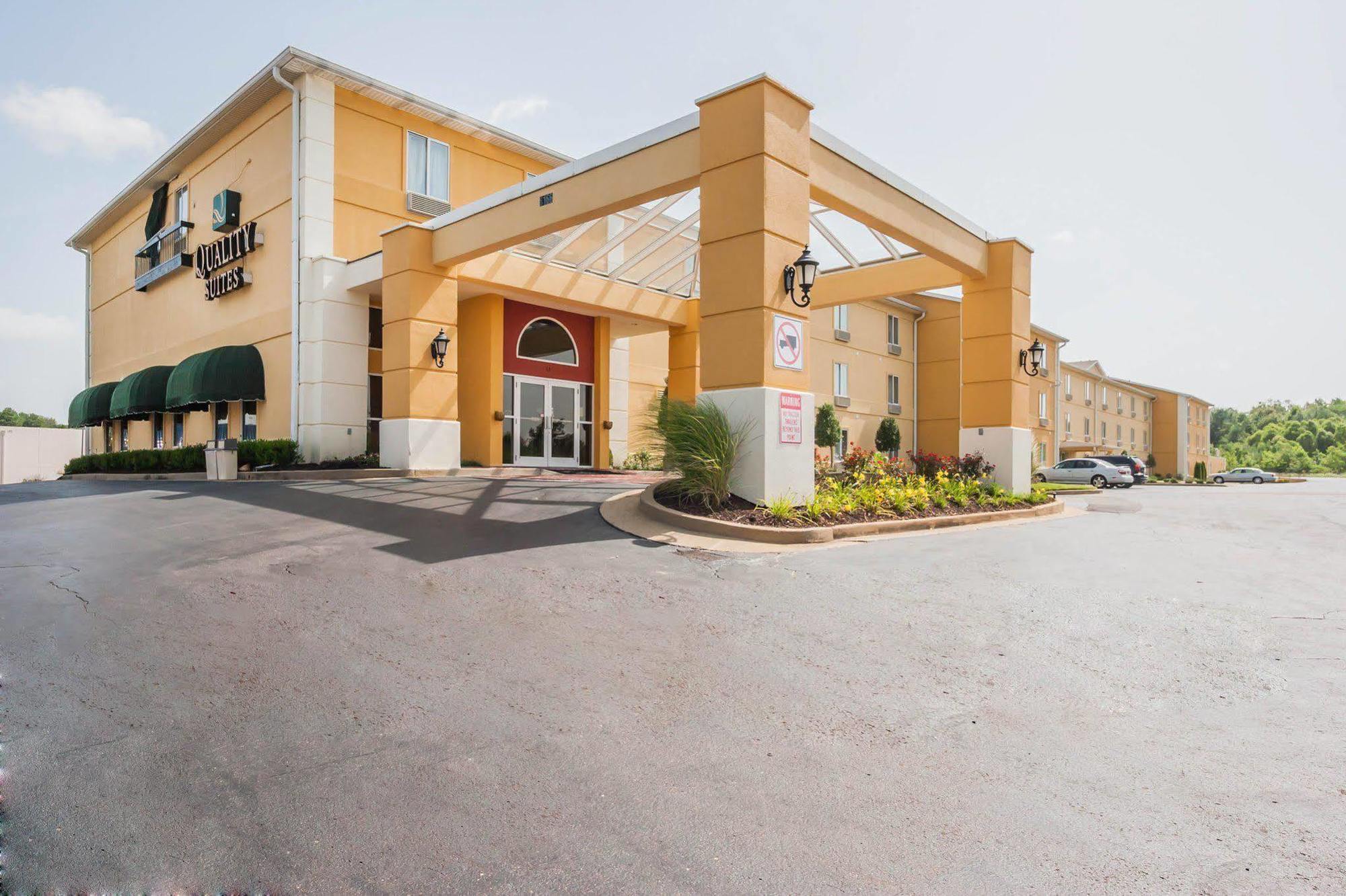 Quality Suites Memphis/ Wolfchase Galleria Eksteriør billede
